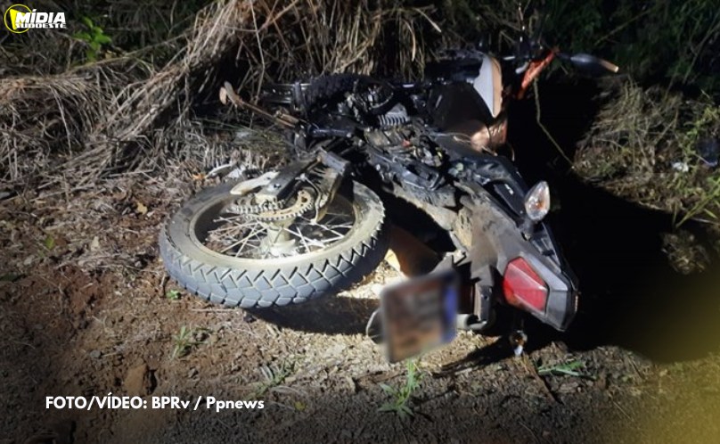Mulher sofre ferimentos em colisão entre carro e motocicleta na PR-471